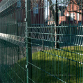 3D -треугольник изгибающий проволочный забор сетки